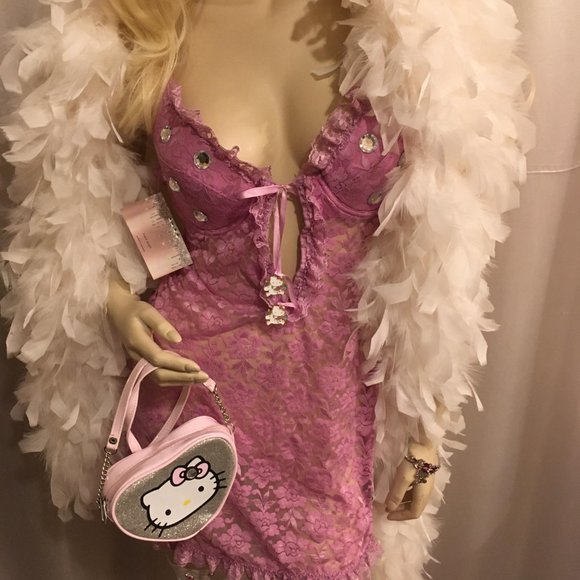 ADORABLE dream lingere and jewlery set with hello kitty details! - Picture 4 of 15
